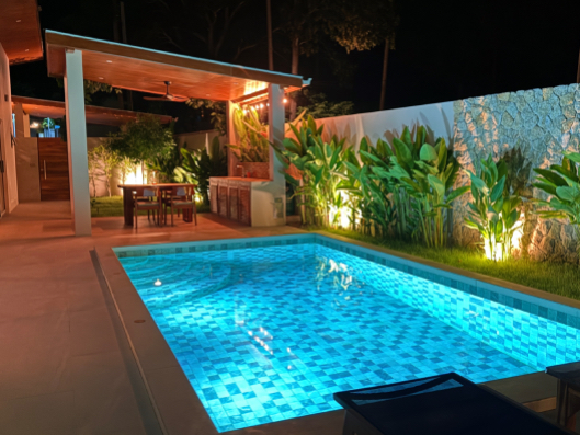 POOL BY NIGHT